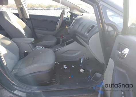 2015 Kia Forte Lx z USA, uszkodzony, nr VIN KNAFK4A6XF5426771